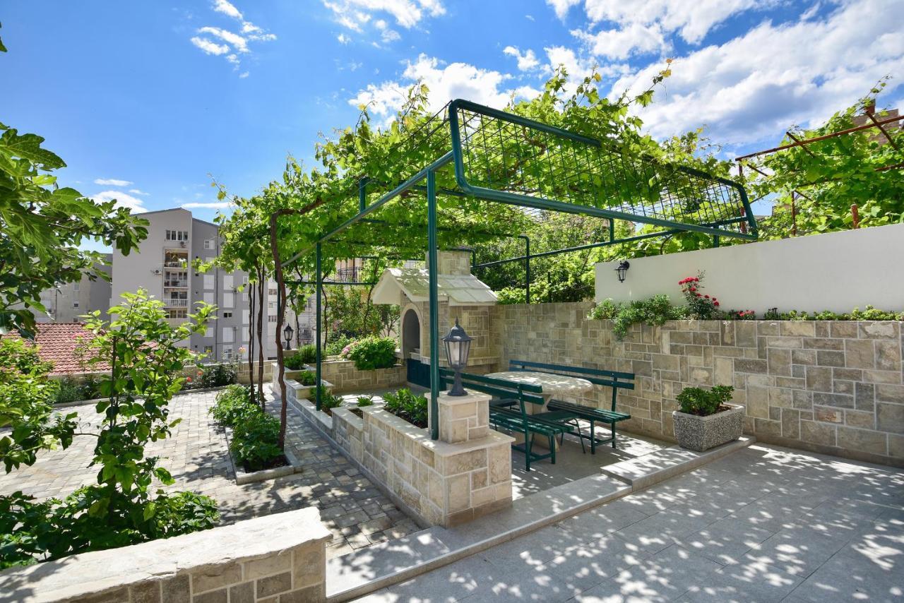 Apartments Vjeko Makarska Exterior foto